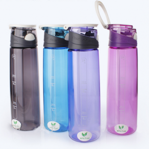 GB006 ขวดน้ำพลาสติกอย่างดี สำหรับเล่นกีฬา มีหลอด หูหิ้ว ปลอดสาร BPA 700ml