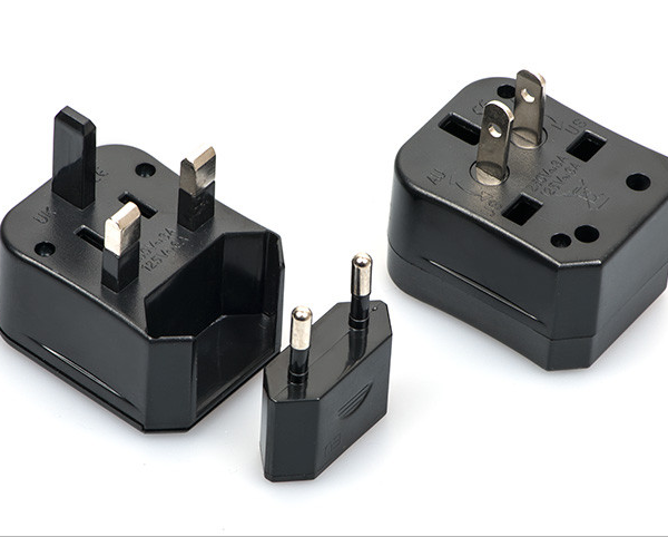 LI001 Travel Adapter แบบแยกชิ้นมีกล่องใส่